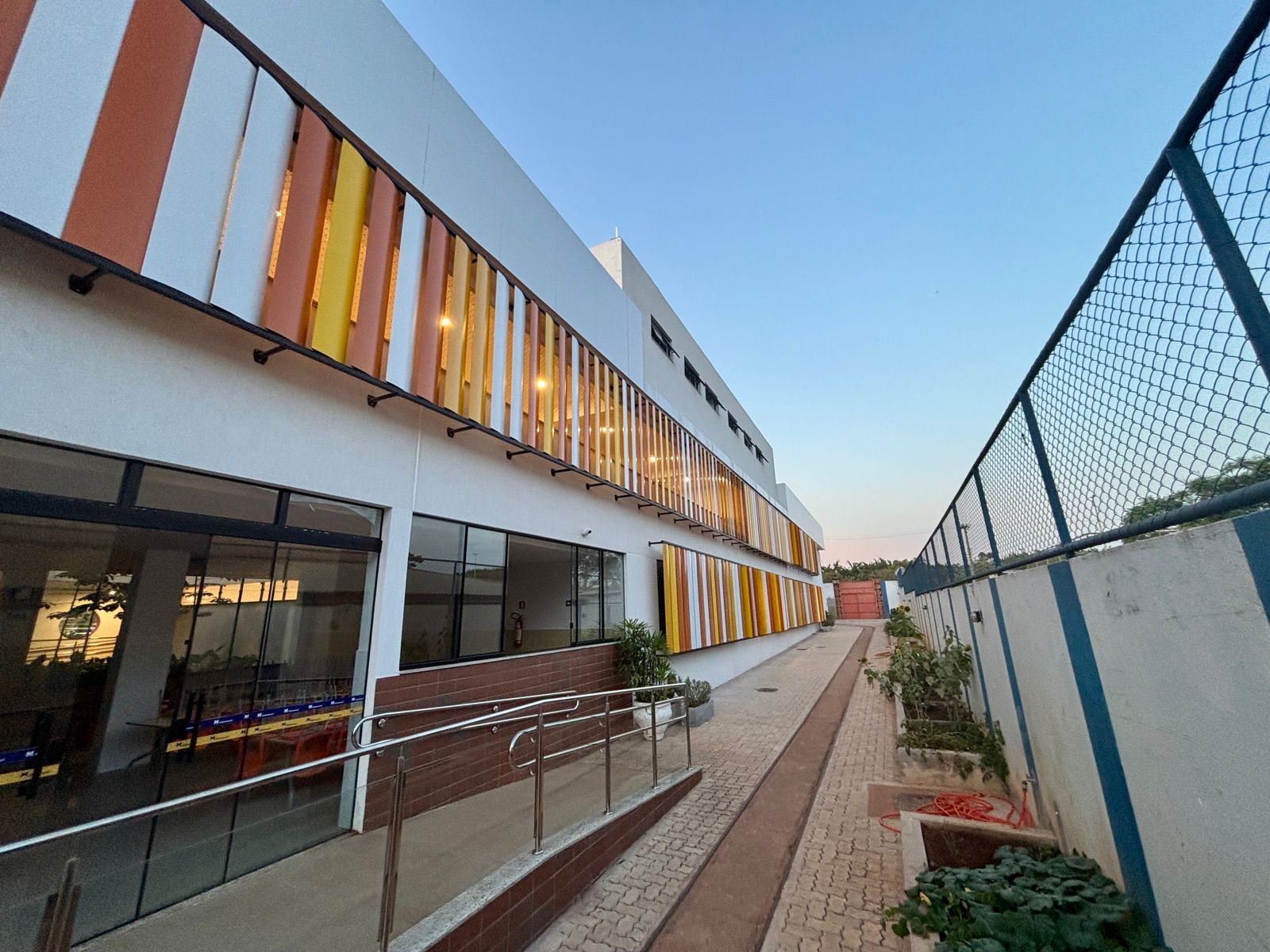 Brise asa de avião vertical